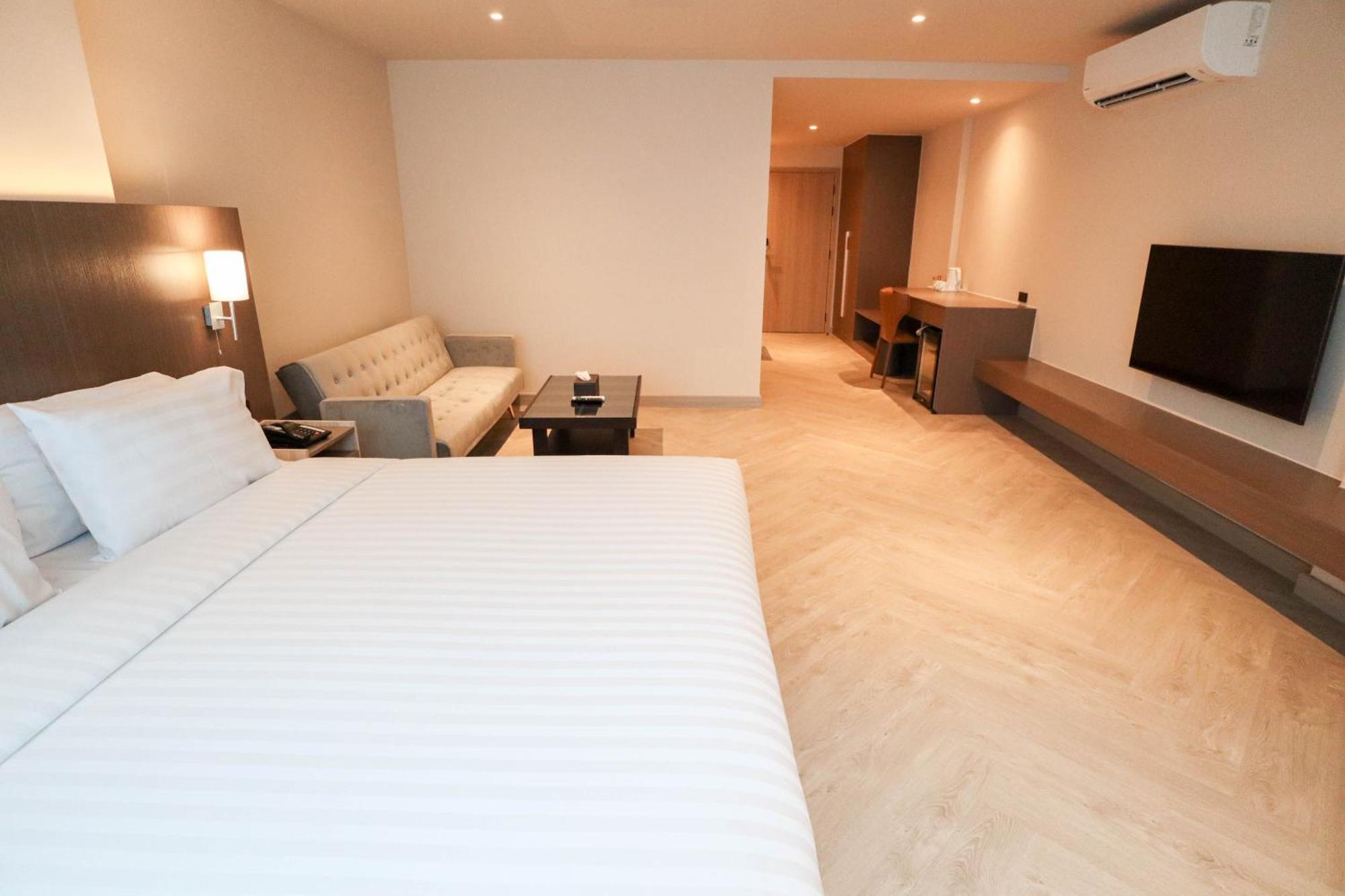 The One Cozy Living Otel Pattaya Dış mekan fotoğraf