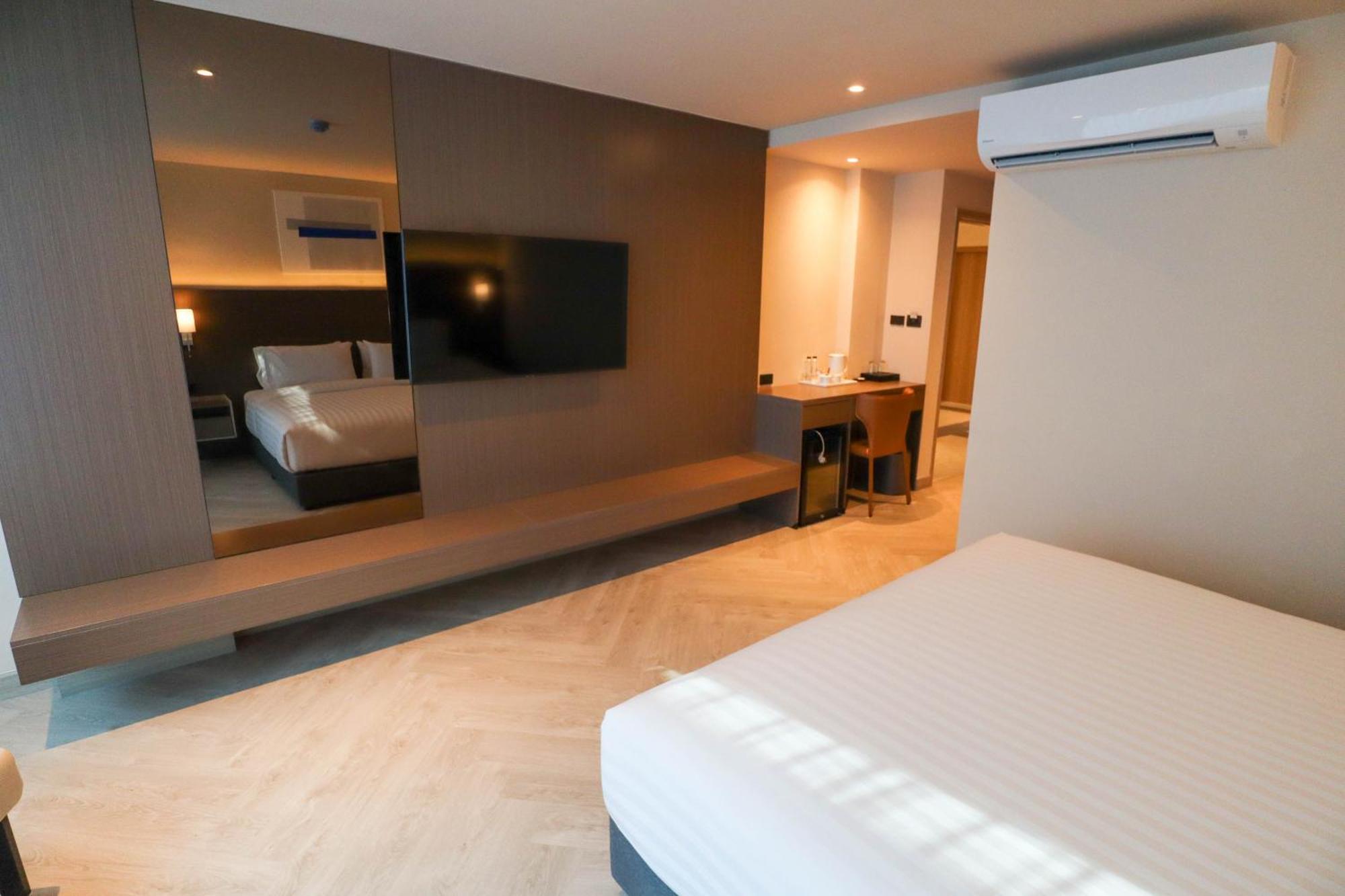 The One Cozy Living Otel Pattaya Dış mekan fotoğraf